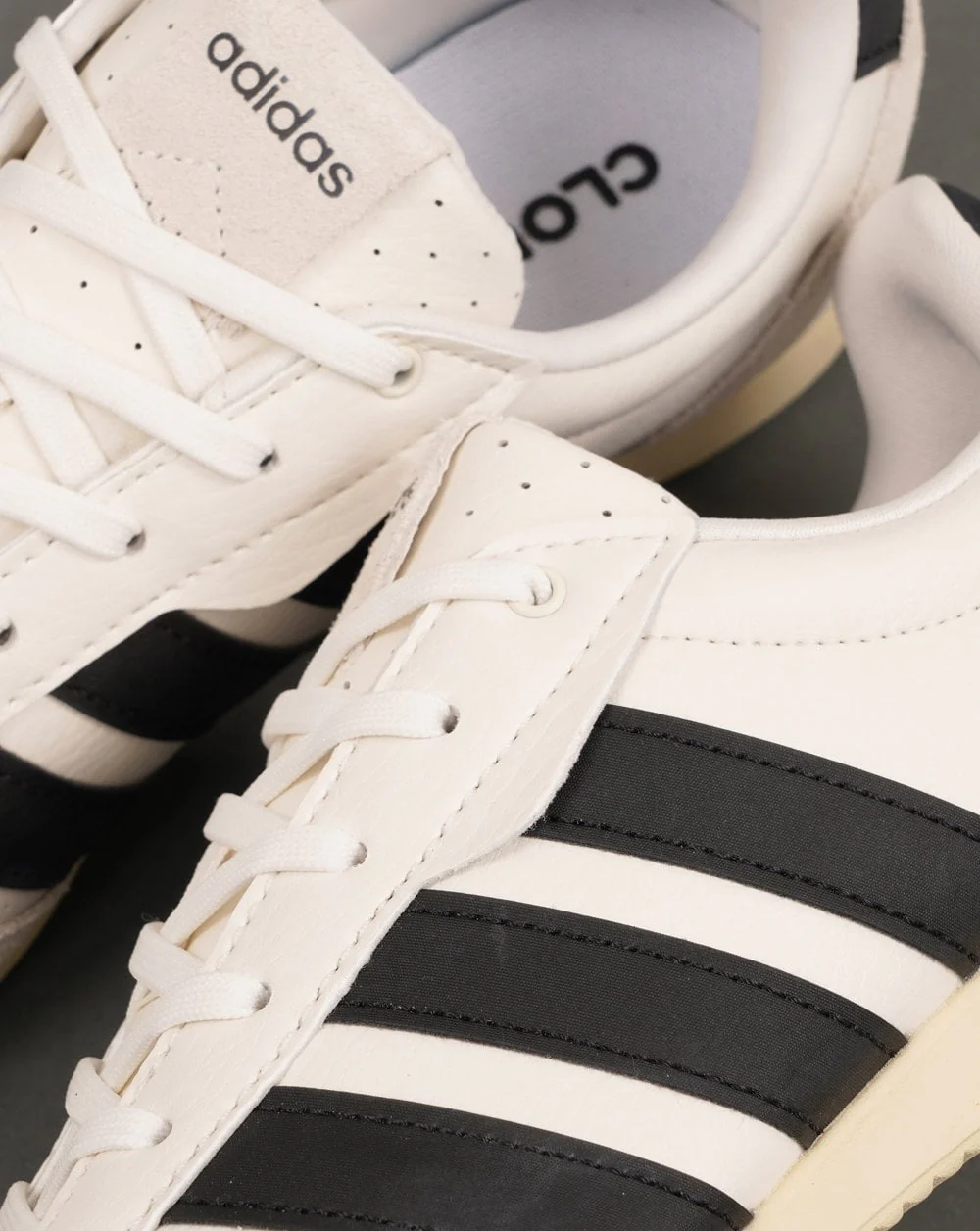 Adidas Barreda Lo Trainers White/Black - Image 3