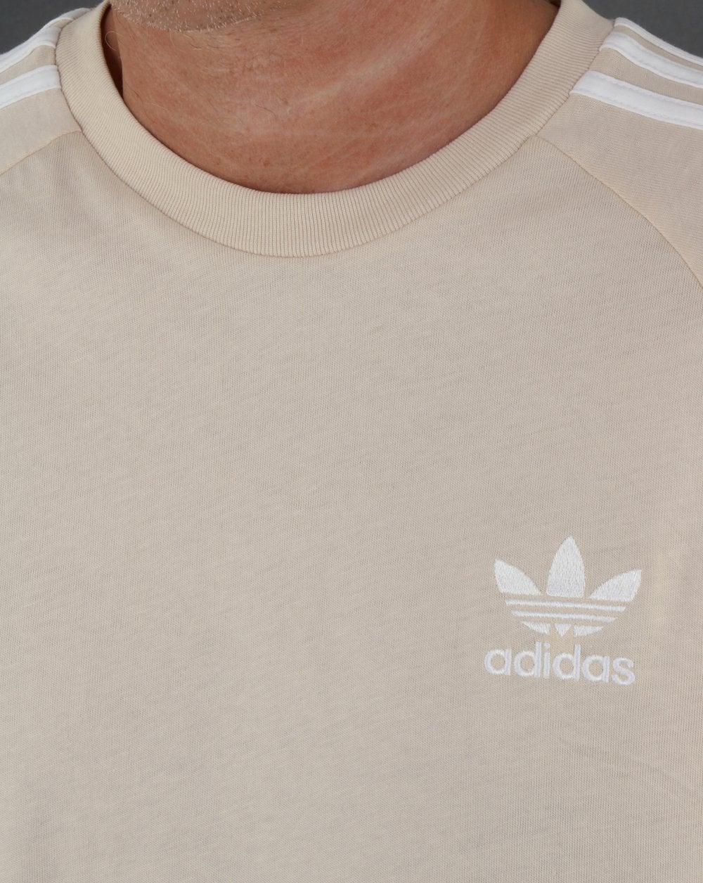 Adidas Originals 3 Stripes T Shirt Linen - Image 2