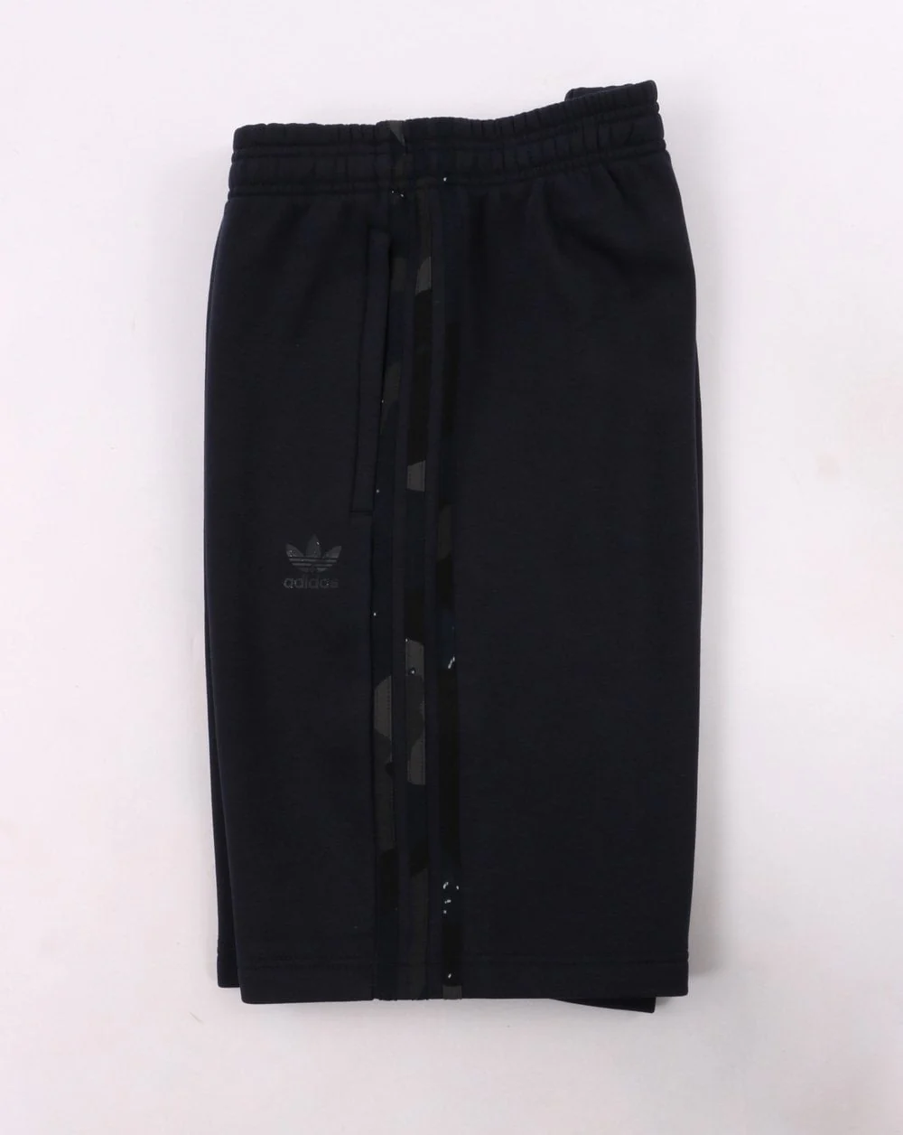 Adidas Originals Lounge Shorts Navy/Camo - Image 2