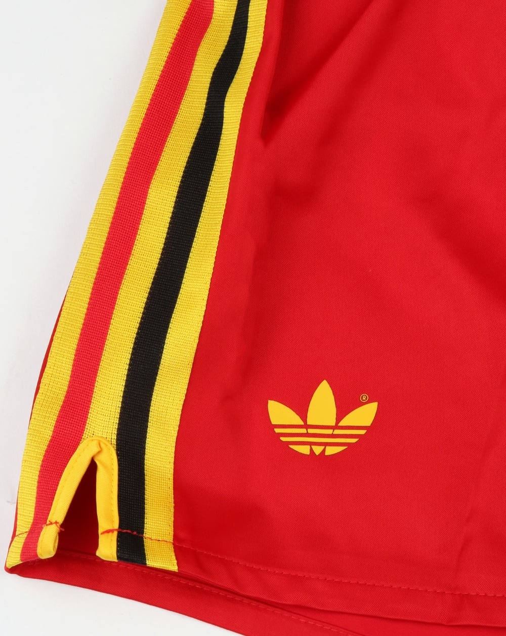 Adidas Originals Shorts Victory Red - Image 3