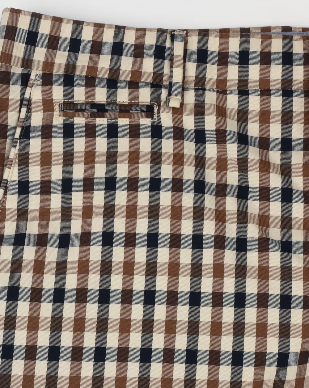 Aquascutum Winster Club Check Shorts Vicuna - Image 2