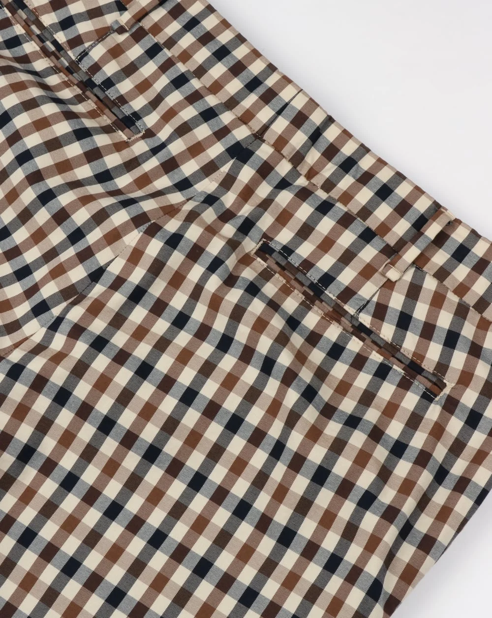 Aquascutum Winster Club Check Shorts Vicuna - Image 3