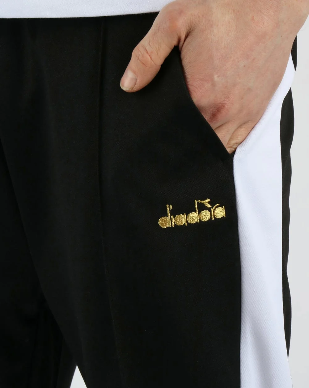 Diadora 80s Cropped Track Pants Black - Image 2