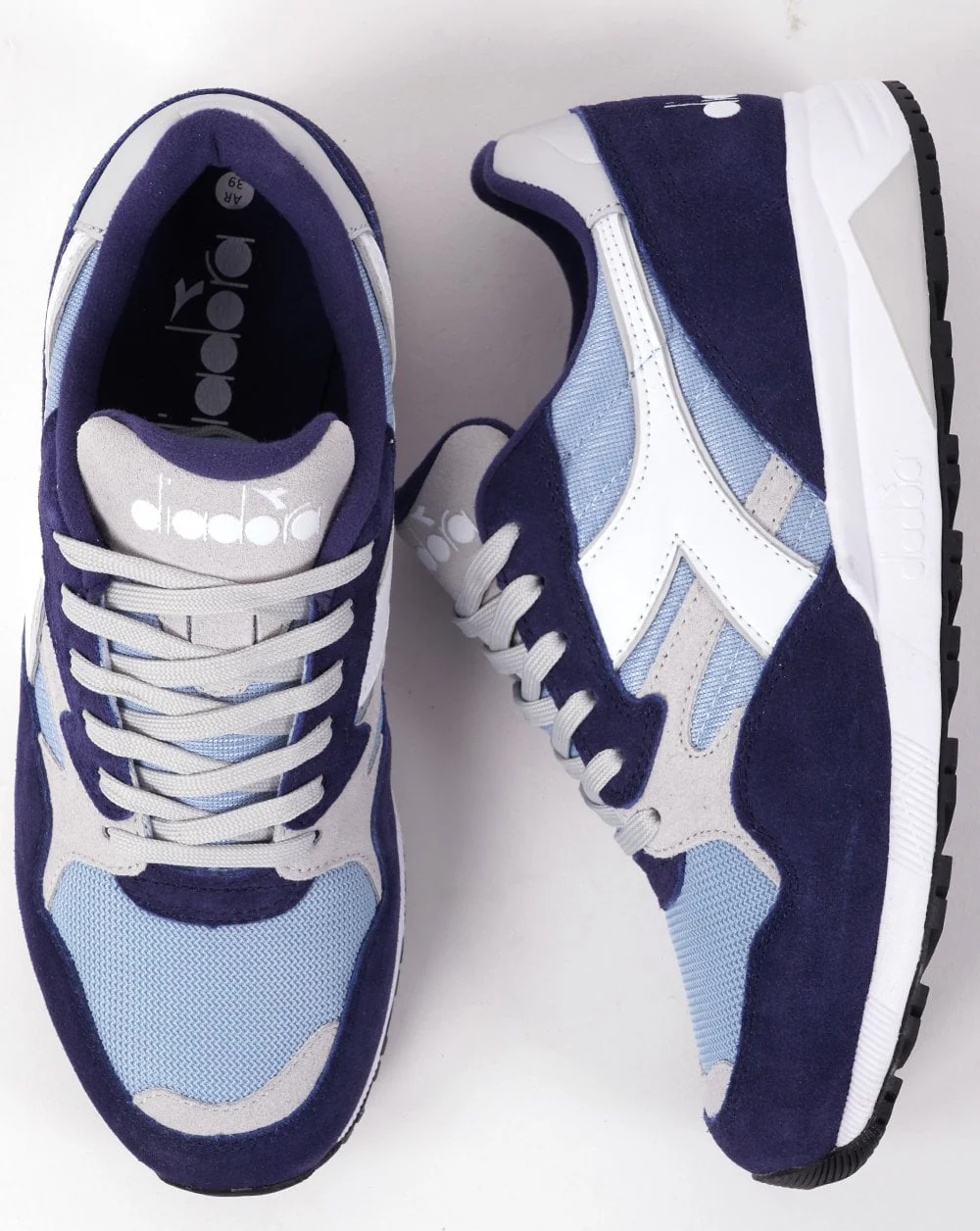 Diadora N902 Trainer Deep Blue / Blue Ice - Image 4