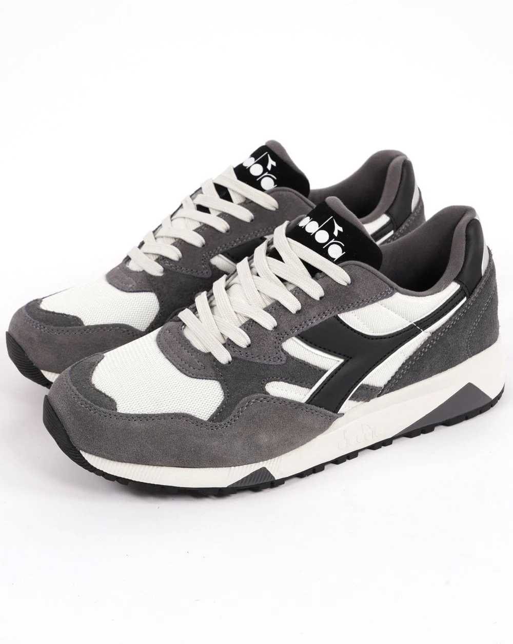 Diadora N902 Trainer Grey/Off White/Black - Image 2
