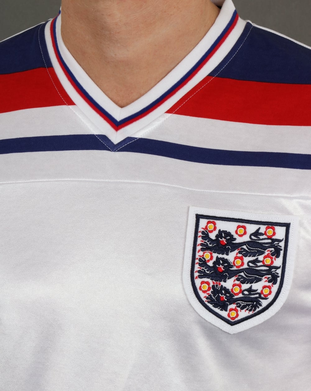 England 1982 Retro Football Shirt White - Image 2