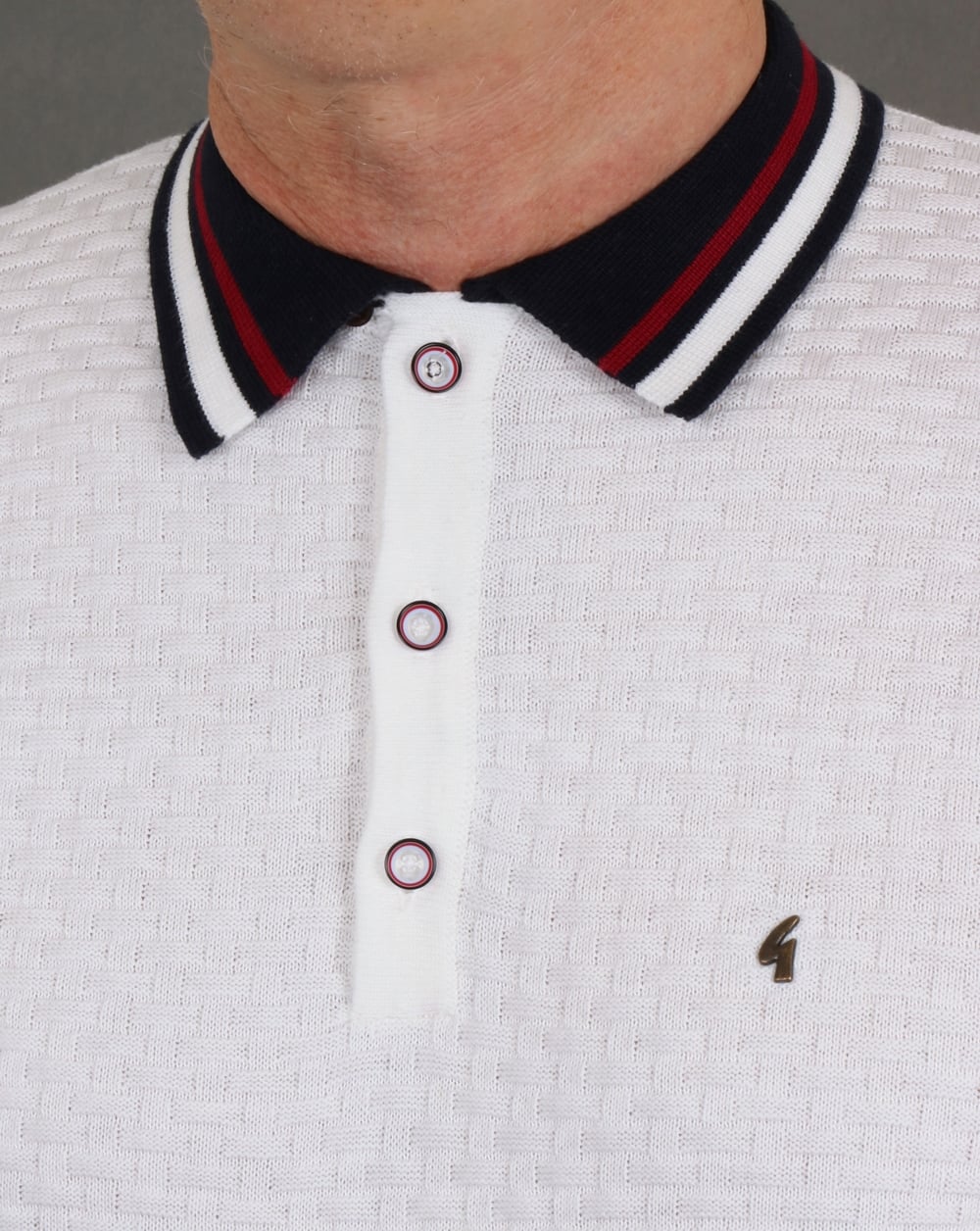 Gabicci Vintage Casper Knitted Polo Shirt White - Image 2