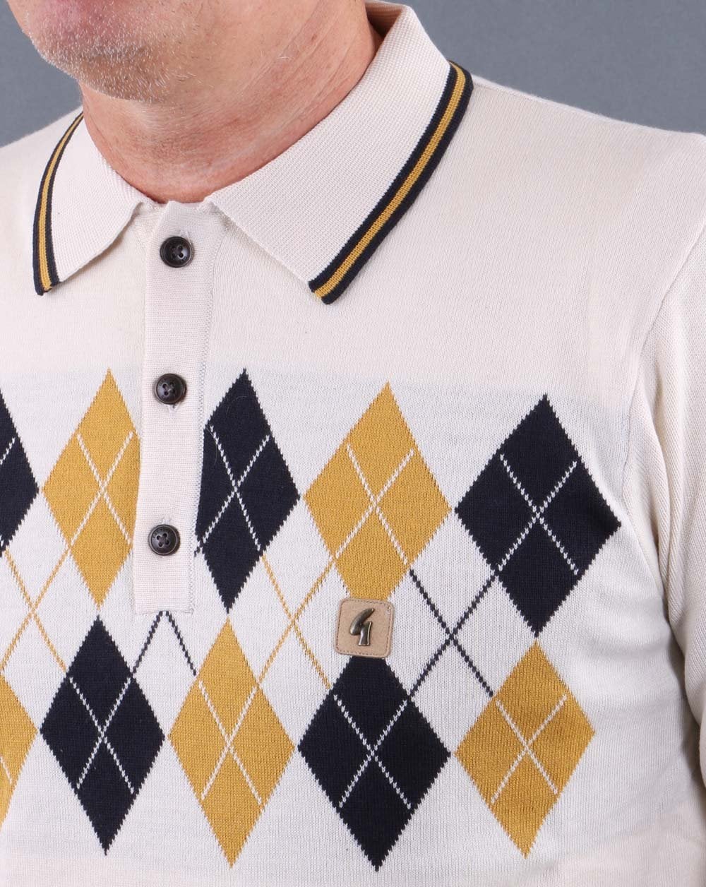 Gabicci Vintage Diamond Knitted Polo Cream - Image 3