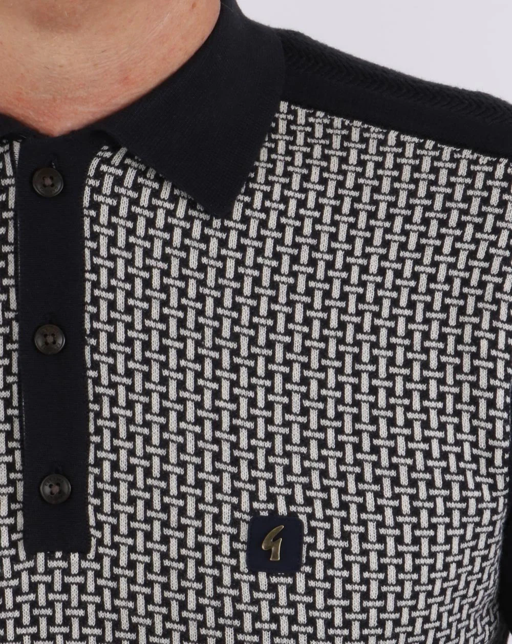 Gabicci Vintage Weaver Knitted Polo Navy/white - Image 3