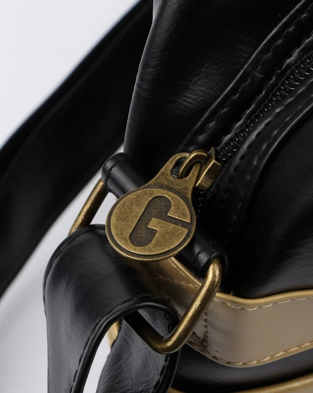 Gola Redford Shoulder Bag Black/gold - Image 3