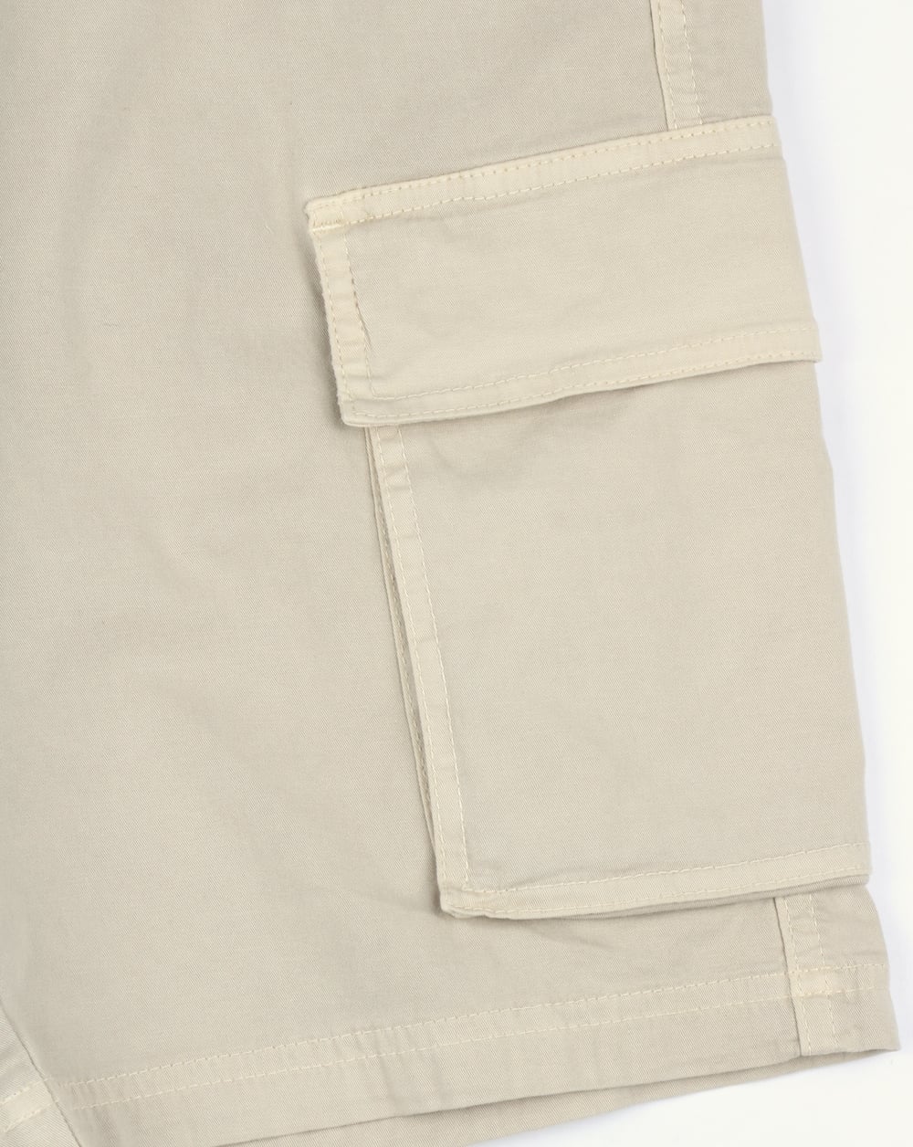 Henri Lloyd Machen Combat Cargo Shorts Oyster Grey - Image 3