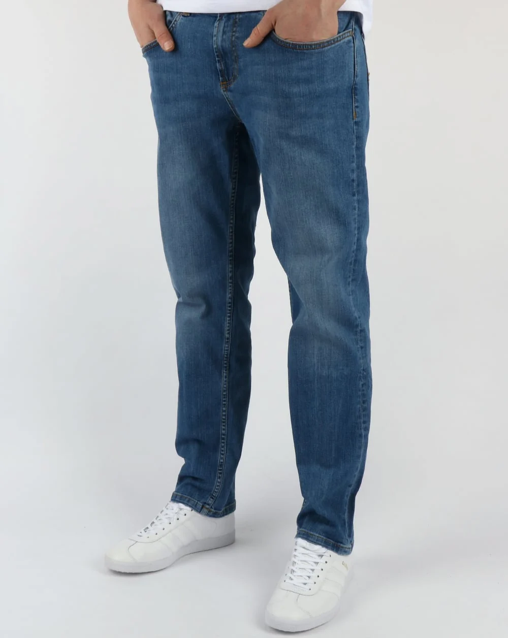 Henri Lloyd Manston Regular Fit Jeans Vintage Medium Wash - Image 2