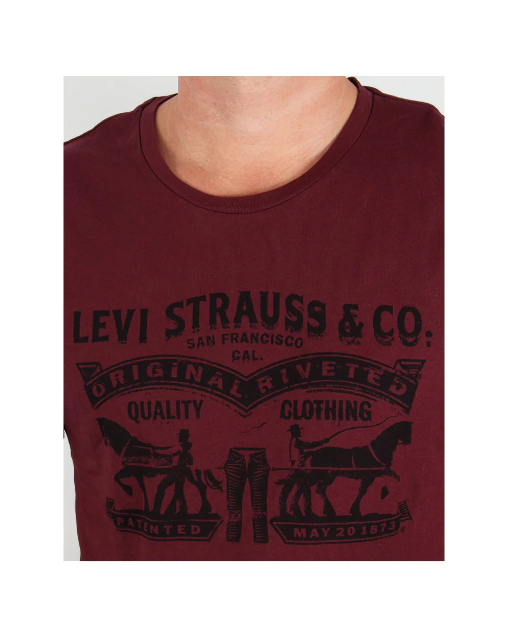 Levis Strauss & Co Logo T Shirt Burgundy - Image 2