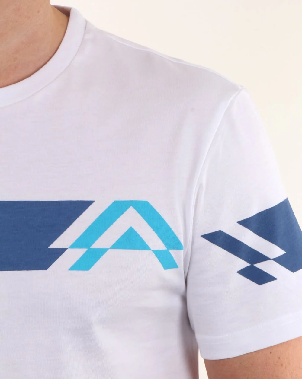 Lyle And Scott Fitness Mason Graphic T Shirt White - Image 2