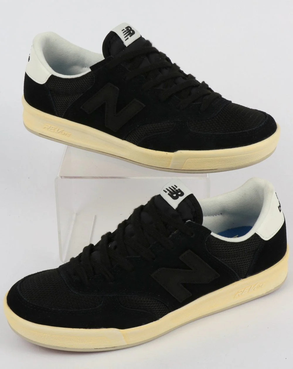 New Balance 300 Trainers Black/White