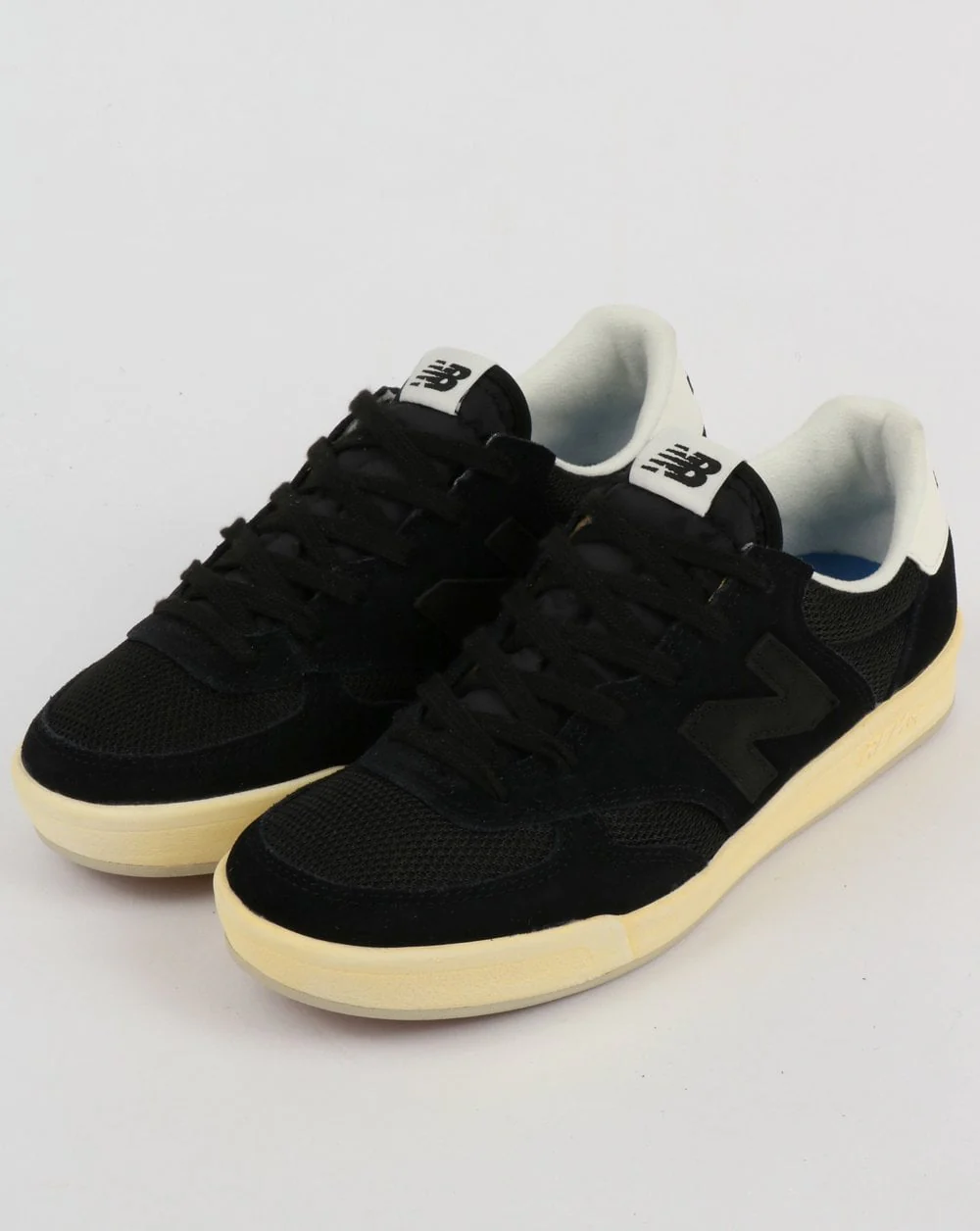 New Balance 300 Trainers Black/White - Image 3