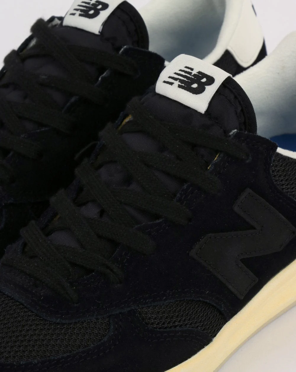 New Balance 300 Trainers Black/White - Image 4