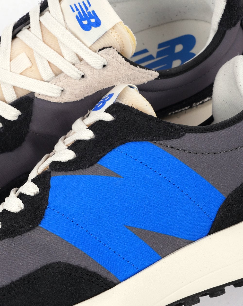 New Balance 327 Trainer Black - Image 3