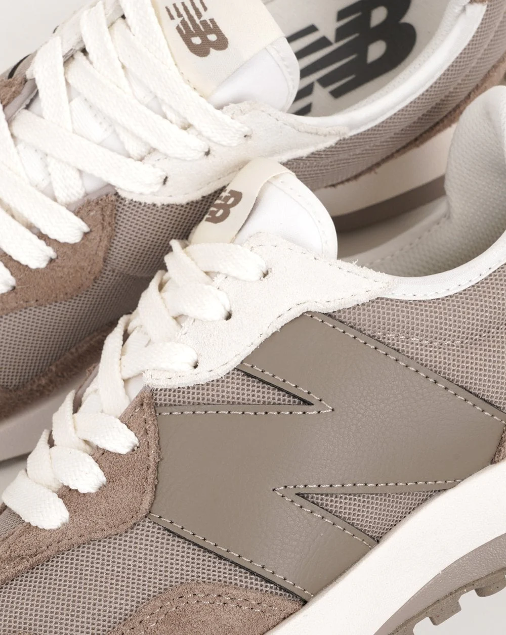 New Balance 327 Trainers Soft Brown - Image 3