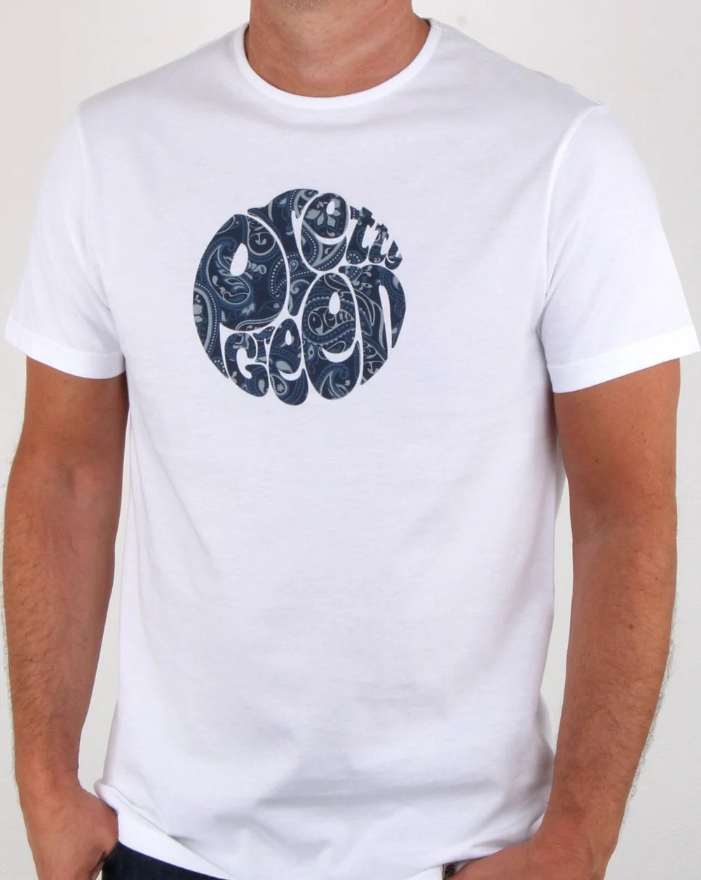 Pretty Green Thornley Paisley Logo T Shirt White/navy