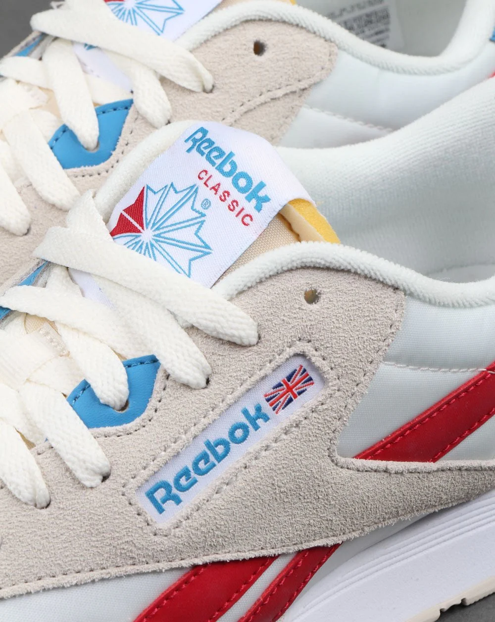 Reebok Classic Nylon Trainers Chalk/Scarlet/Cyan - Image 4