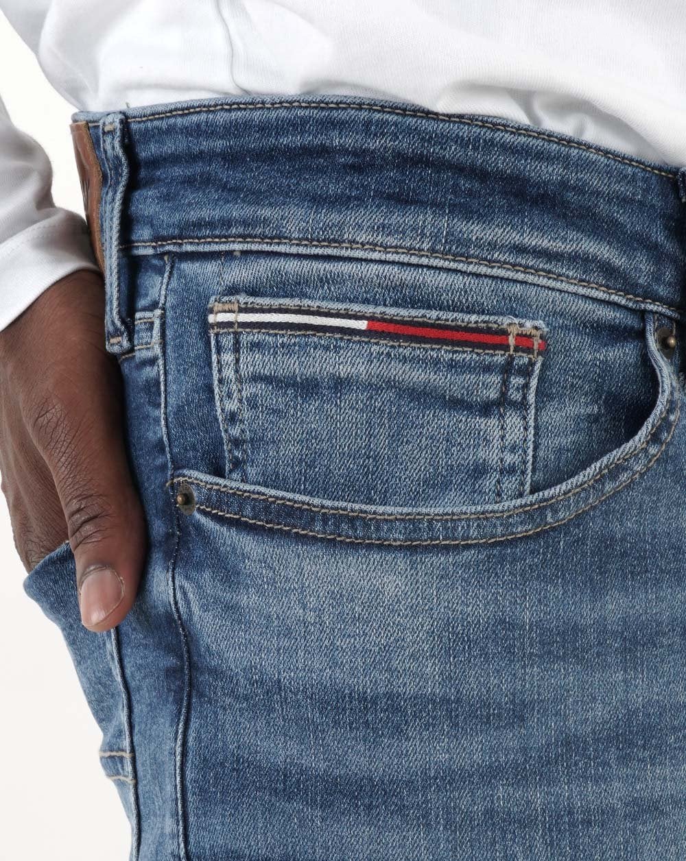 Tommy Jeans Austin Slim Tapered Jeans Denim Medium - Image 2