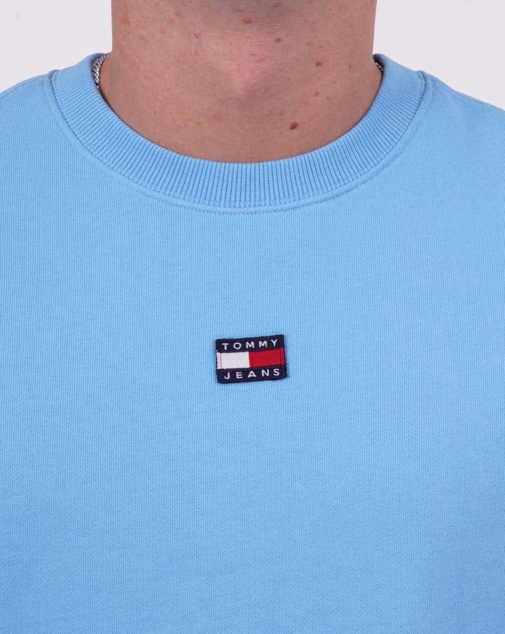 Tommy Jeans Badge Sweatshirt Sky Blue - Image 2