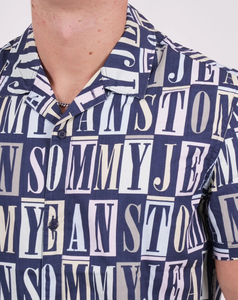 Tommy Jeans Logo Classic SS Shirt Navy/Pastel - Image 2