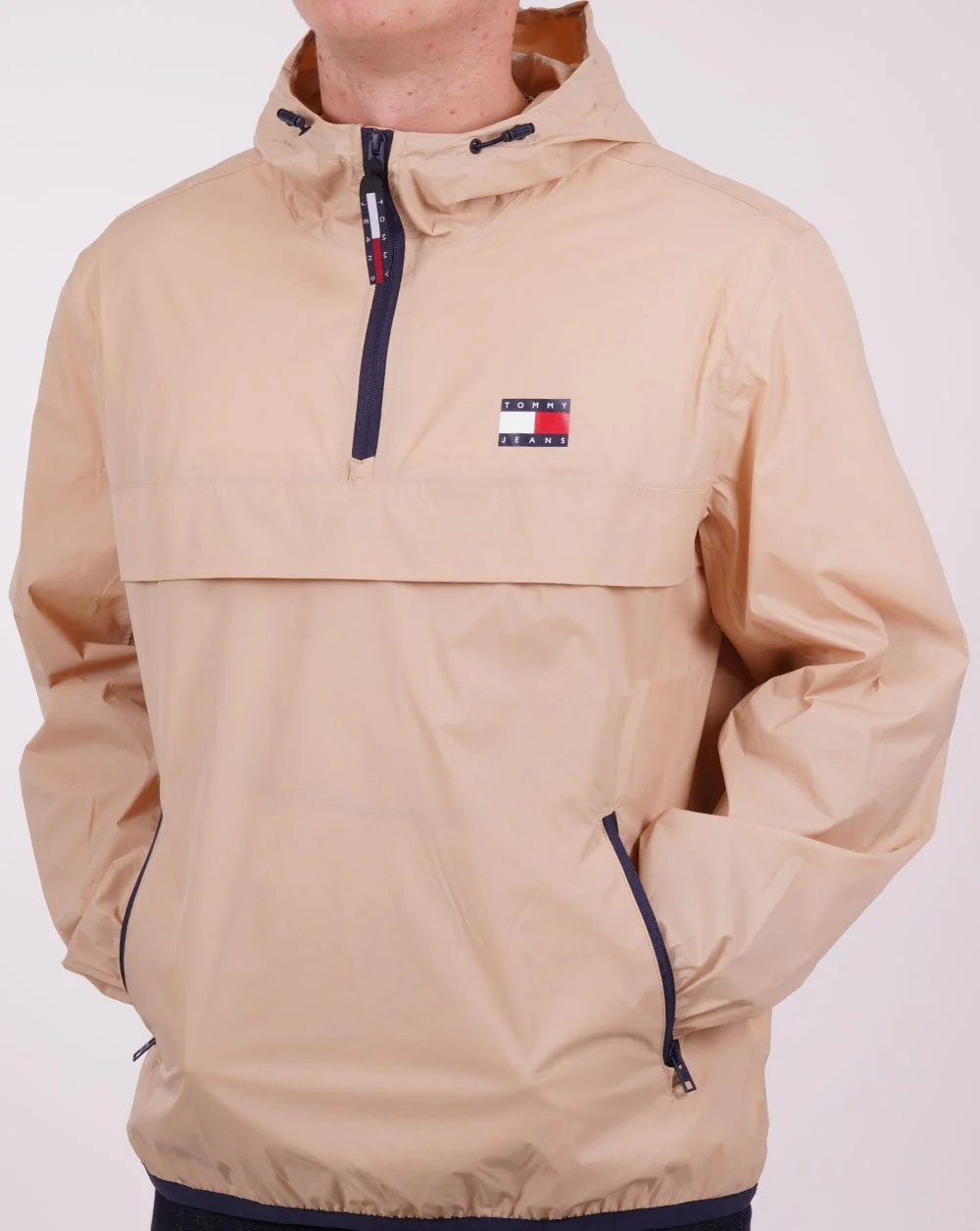 Tommy Jeans Packable Popover Chicago Windbreaker Sand - Image 4